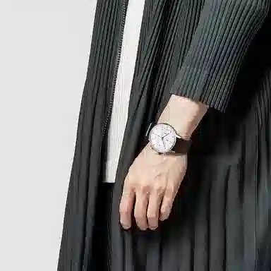 ISSEY MIYAKE 50 42.4mm NYAD006Y-person