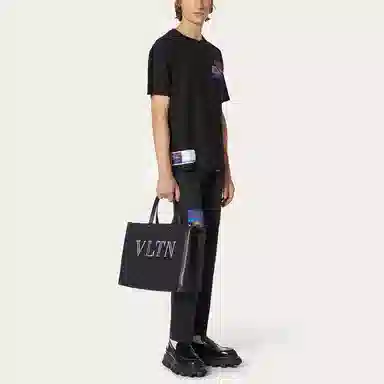 Valentino SS22 T