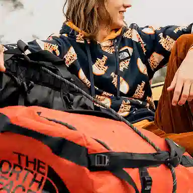 The North Face Vanlife Retro Logo Hoodie Navy