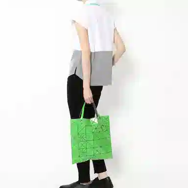 ISSEY MIYAKE Lucent Tote