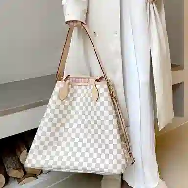 LV Neverfull