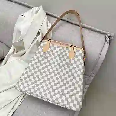 LV Neverfull