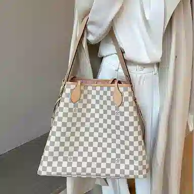 LV Neverfull