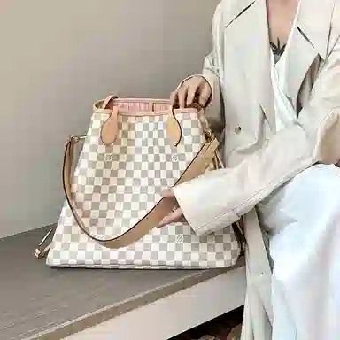 LV Neverfull