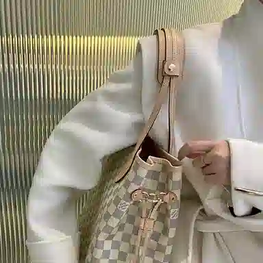 LV Neverfull