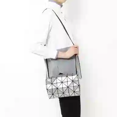 ISSEY MIYAKE Carton PVC