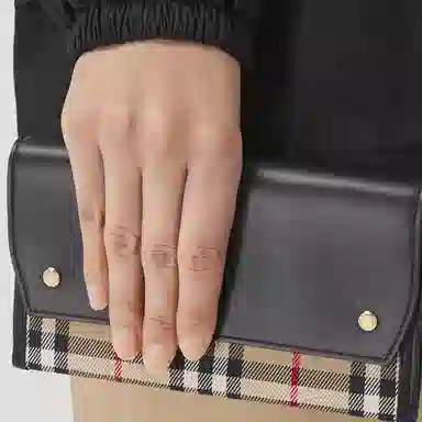 Burberry WOC
