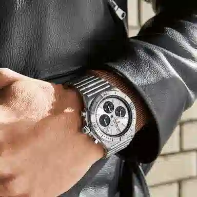 BREITLING 200 42mm AB0134101B1A1