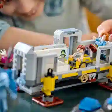 LEGO 75573 Floating Mountain Location 26 with RDA Samson Transport Plane