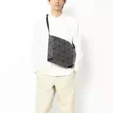 ISSEY MIYAKE Slash Blocky