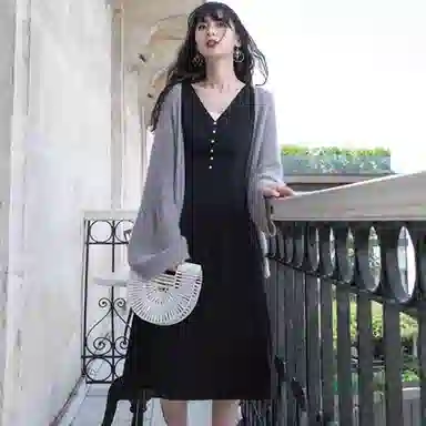 小镇姗姗 纯色灯笼长袖连衣裙