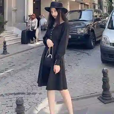 小镇姗姗 纯色灯笼长袖连衣裙