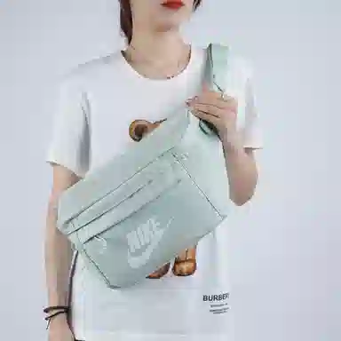 Nike Tech Hip Pack
