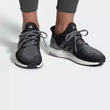 adidas ULTRA BOOST