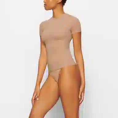 SKIMS Fits Everybody T-Shirt Sienna