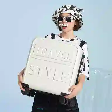 PAUL FRANK 1820 ABS+PC 2018