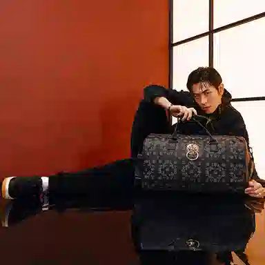 Chusan Lion Head Embroidered Gym Bag