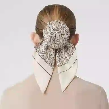 Burberry Classic Logo Scarf Beige