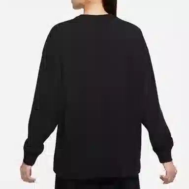 Nike Sportswear Essential Logo