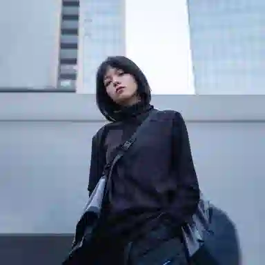 REINDEE LUSION Irregular High Neck Long Sleeve Tee Black