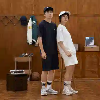 New Balance 2002R Light Grey