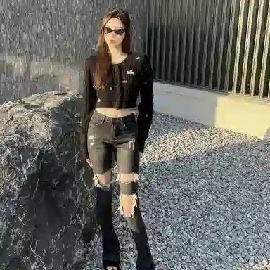 13 DEMARZO Candy Bear Cardigan