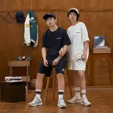 New Balance 2002R Light Grey