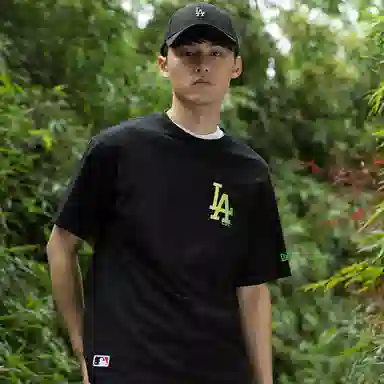 New Era SS22 MLB logoT