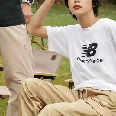 New Balance Logo T