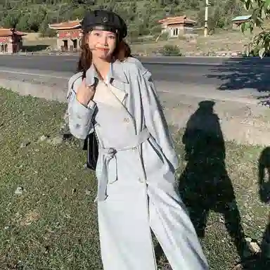 小镇姗姗 纯色双排扣风衣 女款