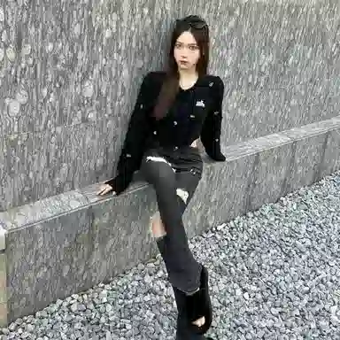 13 DEMARZO Candy Bear Cardigan