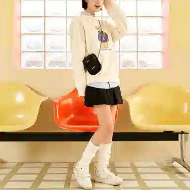 NERDY Bear Crewneck Sweatshirt Cream