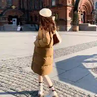 小镇姗姗 纯色绗缝长款羽绒服 女款