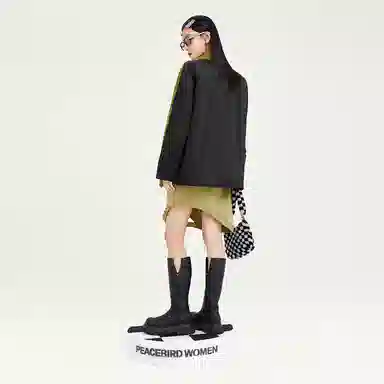 太平鸟女装 纯色西装领灯芯绒拼接羽绒服外套 女款 