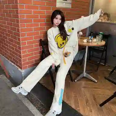 13 DEMARZO x SMILEY Logo