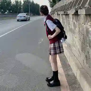 东鲸岁时记 高腰格子百褶半身裙 女款