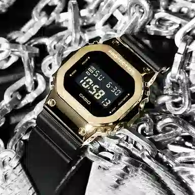 Casio GM-5600G-9PR