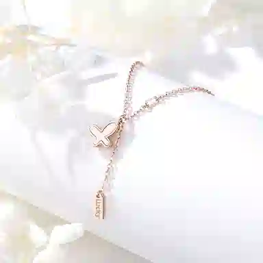 925