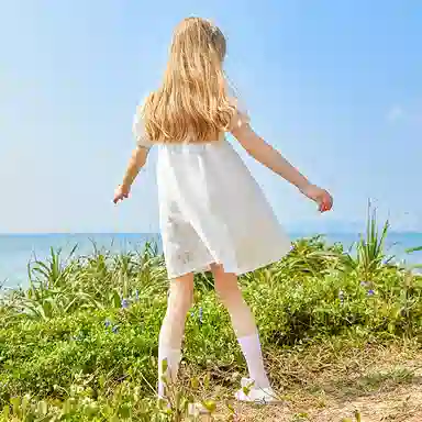 英氏 童装 泡泡袖暗纹绣花短袖连衣裙 女童 白色