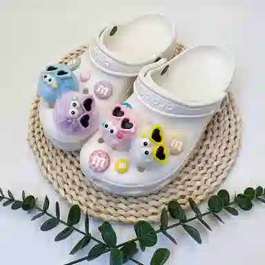 US8ACC m crocs DIY