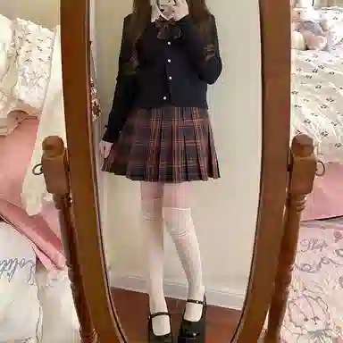 东鲸岁时记  格纹短款百褶半身裙 红皇后格裙