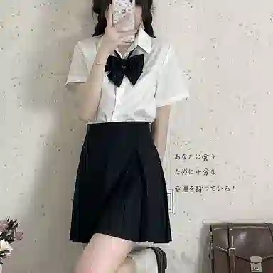 东鲸岁时记 八箱箱褶裙纯色褶皱短款半身裙