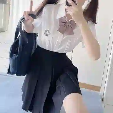 东鲸岁时记 刺绣印花单排多扣直筒短袖 樱川衬衫 女款