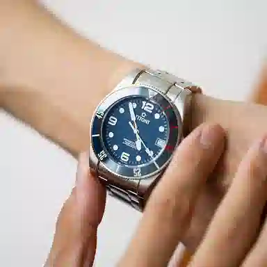 TITONI 600 42mm 83600-S-BE-255