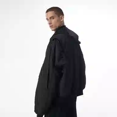 11ESTRANGER ASTRANGER