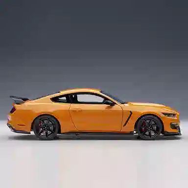 AUTOart 118 FORD SHELBY GT-350R