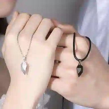 Ruomi Magnetic Attraction Necklace