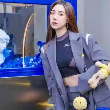 13 DEMARZO x SMILEY SMILEY