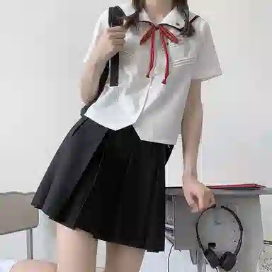 东鲸岁时记 八箱箱褶裙纯色褶皱短款半身裙