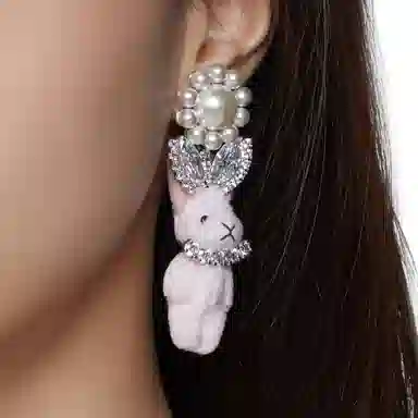 YVMIN Paradise Series Pearl Flower Bunny Ear Earring